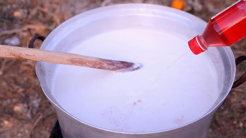 πρωτοσέλιδο - Δείτε πώς γίνεται η παρασκευή τυριών με Όξυνση & Υψηλή Θερμική Επεξεργασία